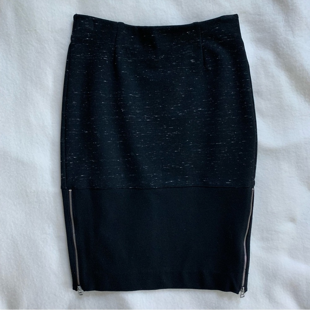Aritzia Wilfred Campagne Skirt. Heather black. Size 6.